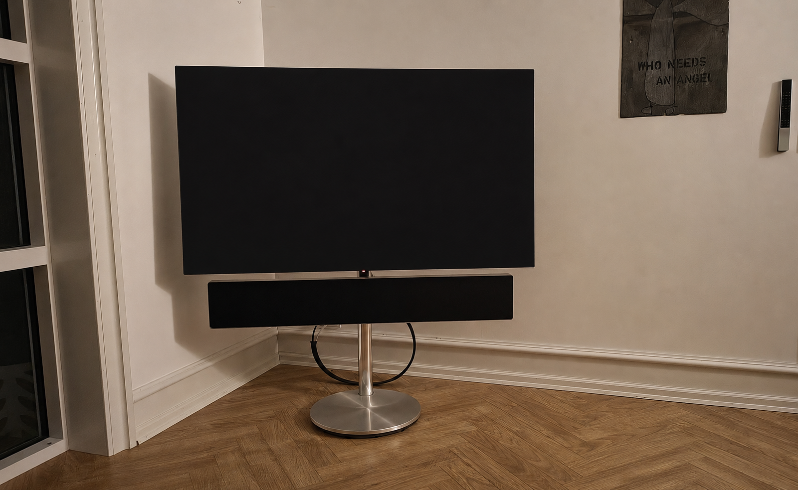 Neo 7 - Beovision 7.32 stand - B&O højttalere på standen