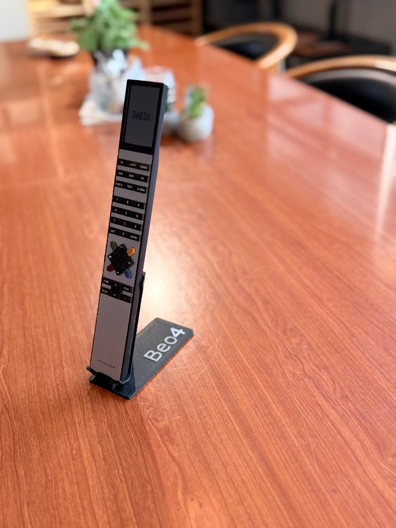 Beo4 Bordstand spiller Radio på eo Radio