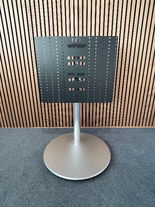 VESA beslag på en Beovision Avant 55" stand fra B&O med nyt TV